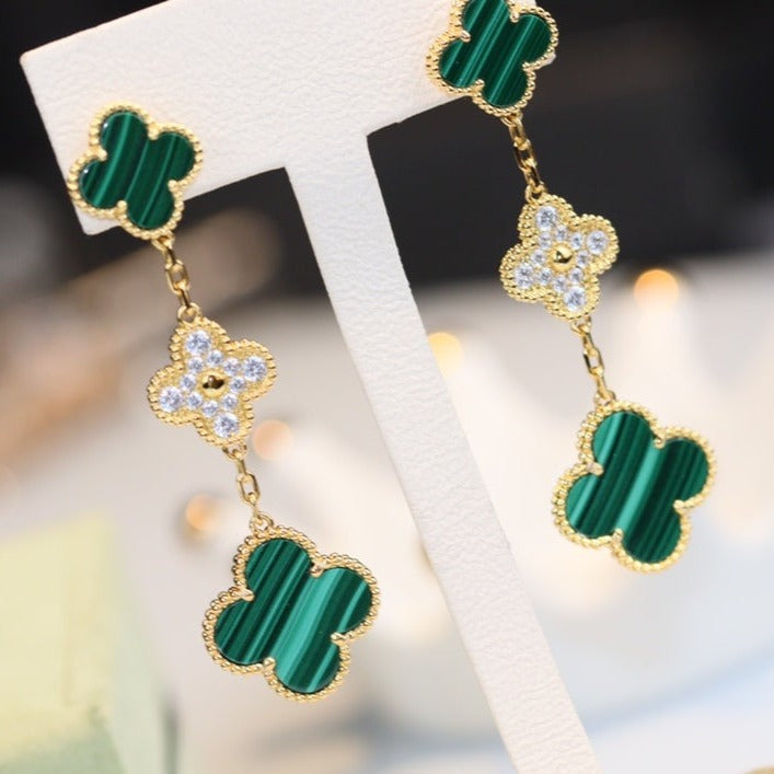 [Opulent Aurora]CLOVER EARRINGS GOLD MALACHITE DIAMOND 3 MOTIF