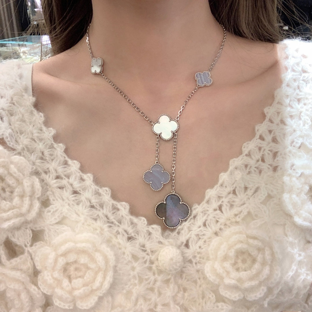 [Opulent Aurora]CLOVER MOP CHALCEDONY NECKLACE SILVER 6 MOTIF