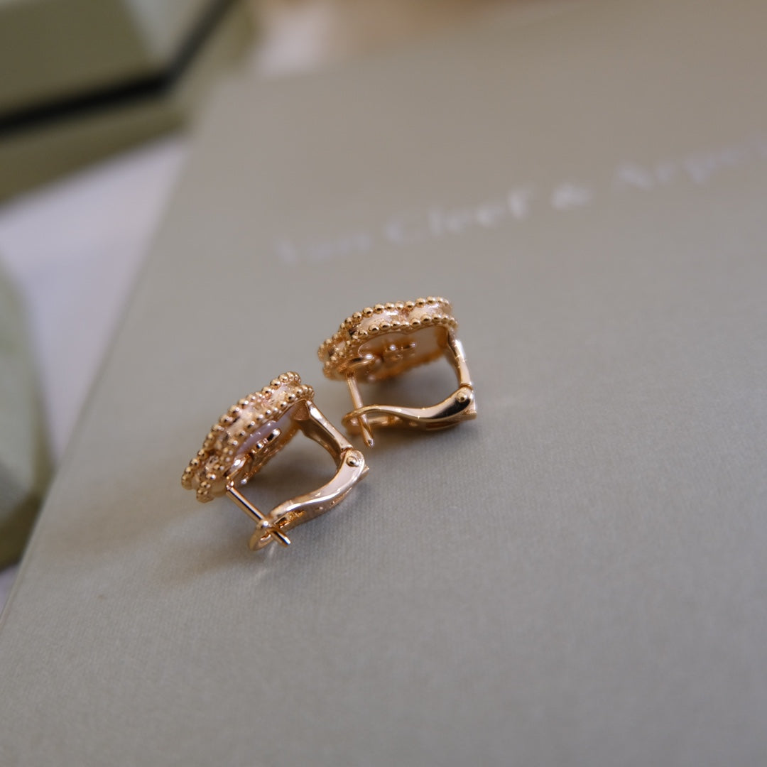 [Opulent Aurora]LUCKY PINK GOLD WHITE MOP EARRINGS