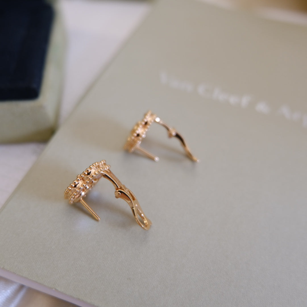 [Opulent Aurora]LUCKY PINK GOLD WHITE MOP EARRINGS