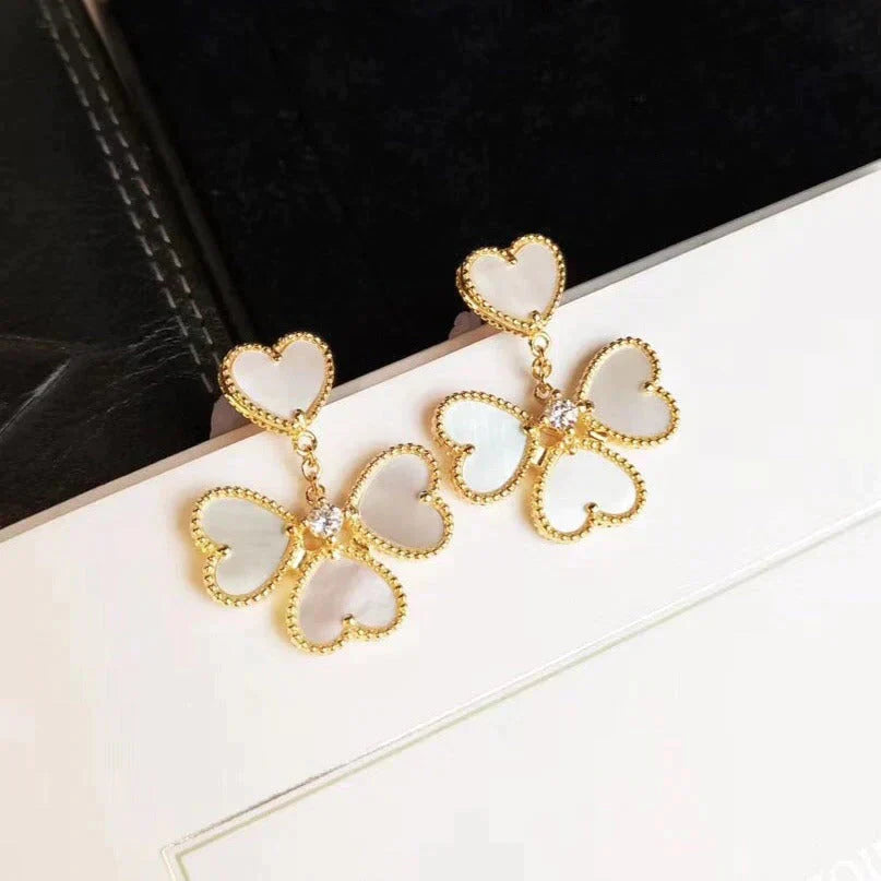 [Opulent Aurora]CLOVER SWEET WHITE MOP EARRINGS