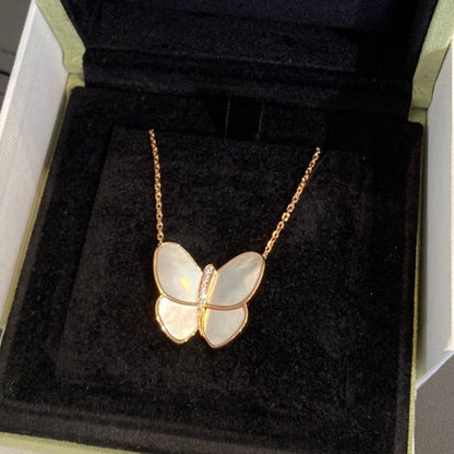 [Opulent Aurora]BUTTERFLY GOLD MOP DIAMOND NECKLACE