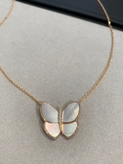 [Opulent Aurora]BUTTERFLY GOLD MOP DIAMOND NECKLACE