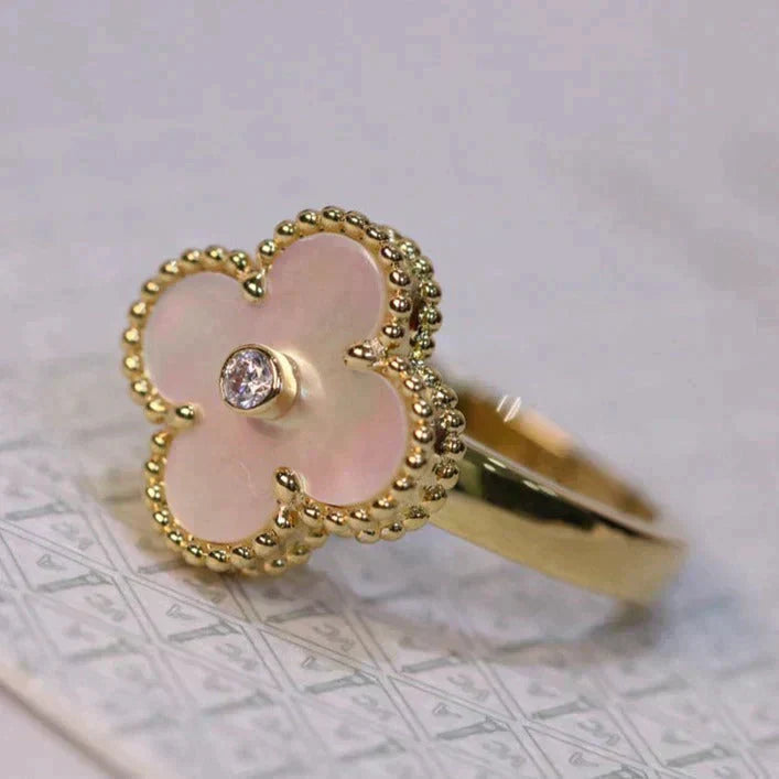 [Opulent Aurora]CLOVER PINK MOP RING GOLD DIAMOND