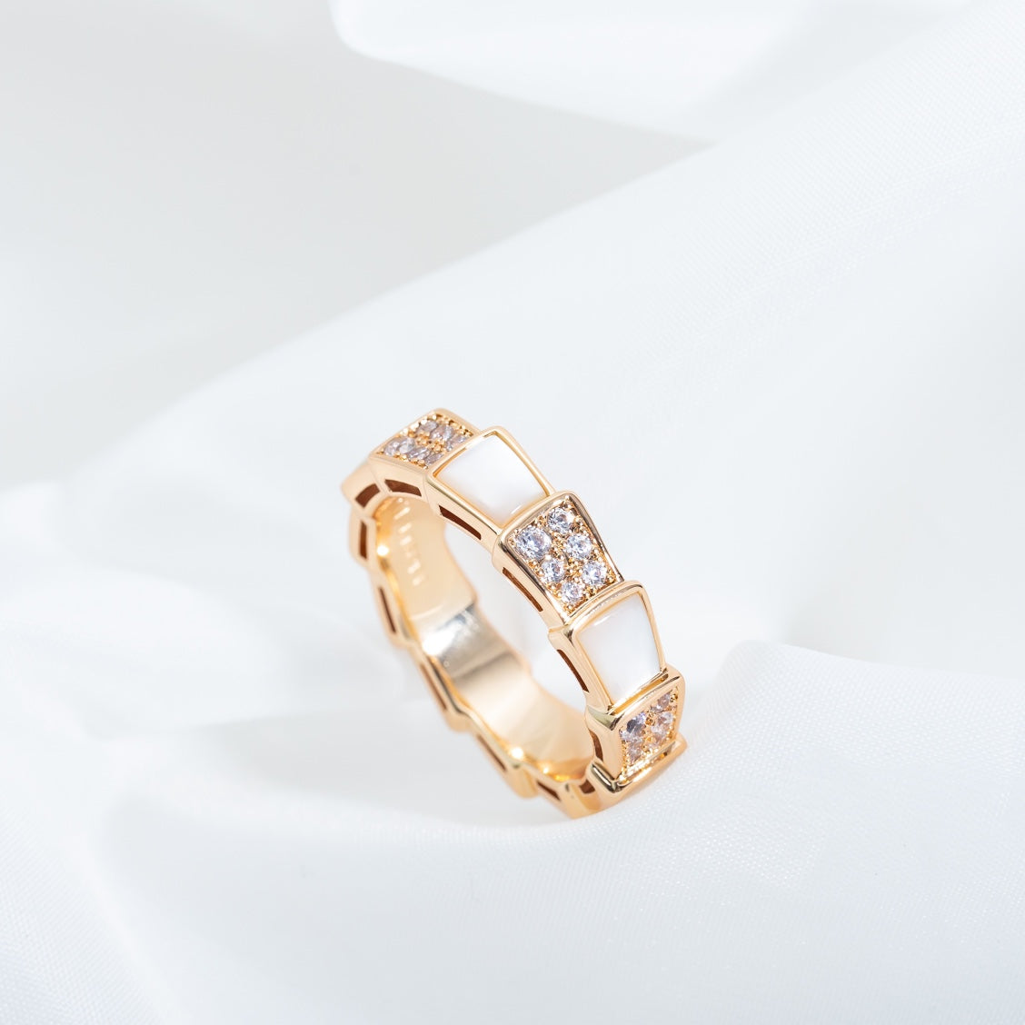 [Opulent Aurora]SERPENTI RING PINK GOLD MOP DIAMOND PAVED 4MM