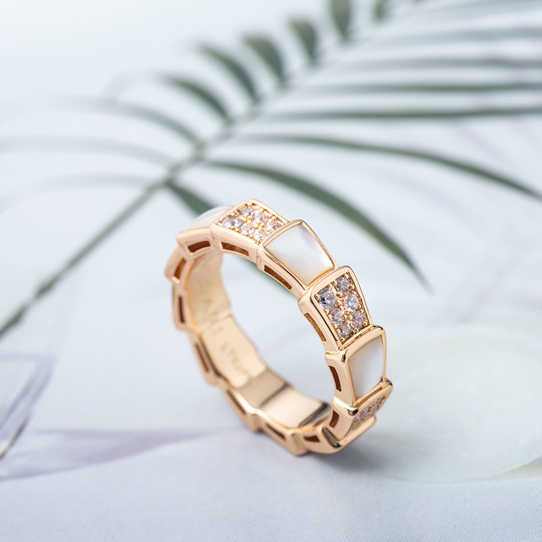 [Opulent Aurora]SERPENTI RING PINK GOLD MOP DIAMOND PAVED 4MM