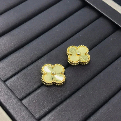 [Opulent Aurora]CLOVER MINI 9.5MM LASER EARRINGS