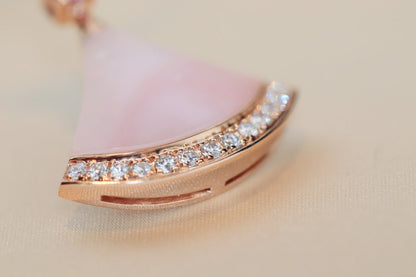 [Opulent Aurora]DREAM NECKLACE PINK MOP DIAMOND