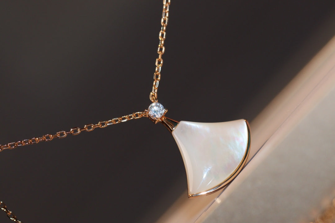 [Opulent Aurora]DREAM NECKLACE WHITE MOP PINK GOLD 1 DIAMOND