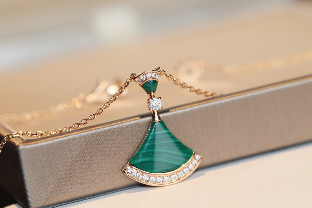 [Opulent Aurora]DREAM NECKLACE MALACHITE DIAMOND