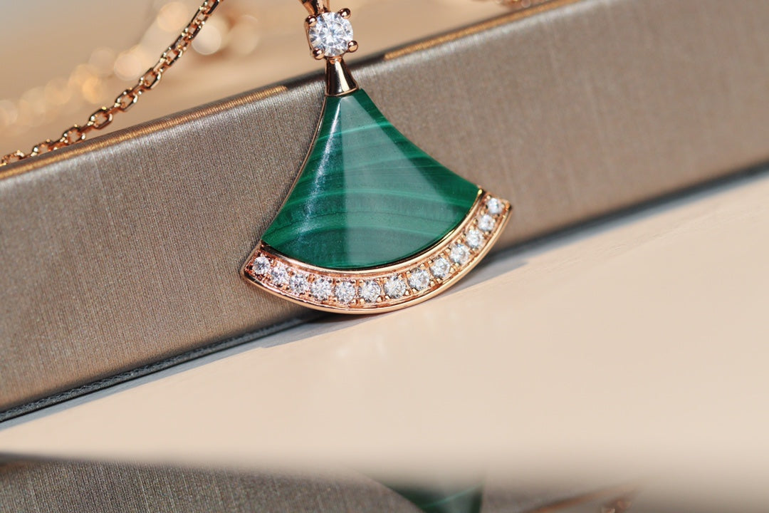 [Opulent Aurora]DREAM NECKLACE MALACHITE DIAMOND