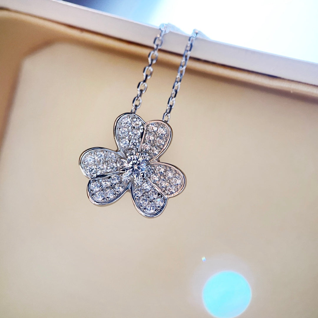 [Opulent Aurora]CLOVER DIAMOND NECKLACE SILVER