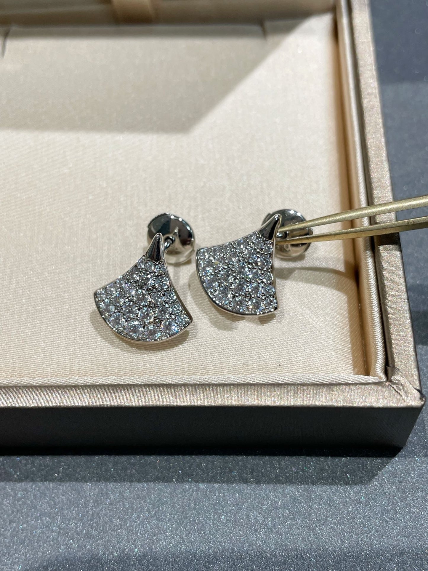 [Opulent Aurora]DREAM STUD EARRINGS DIAMOND