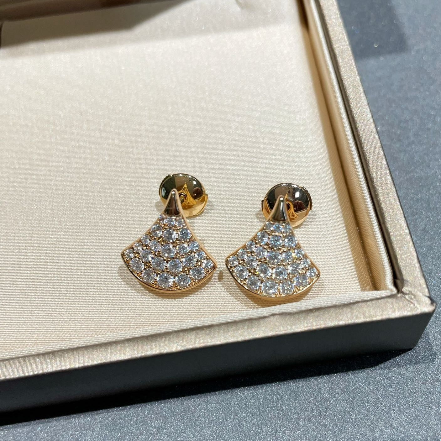 [Opulent Aurora]DREAM STUD EARRINGS DIAMOND