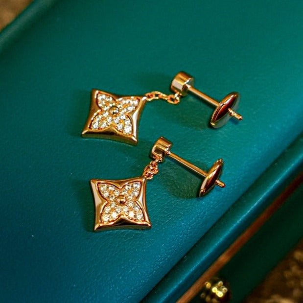 [Opulent Aurora]STAR DIAMONDS EARRINGS GOLD