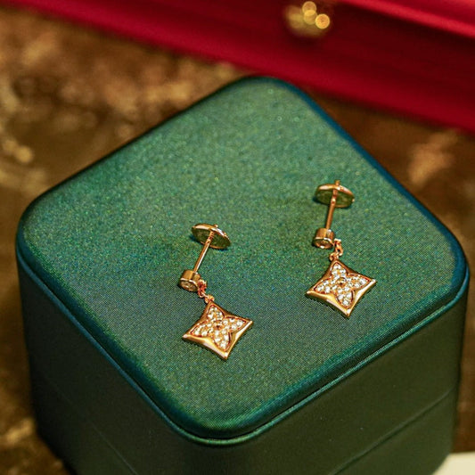 [Opulent Aurora]STAR DIAMONDS EARRINGS GOLD