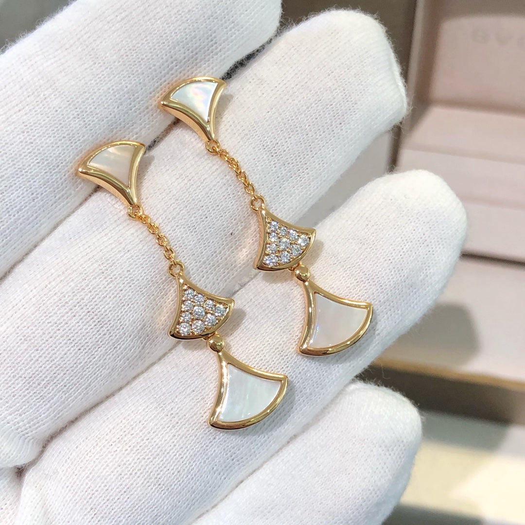 [Opulent Aurora]DREAM EARRINGS 3 MOTIFS DIAMOND MOP PINK GOLD