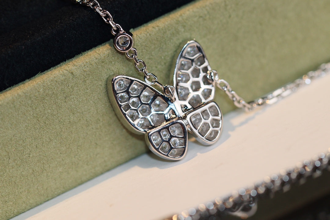 [Opulent Aurora]BUTTERFLY DIAMOND NECKLACE