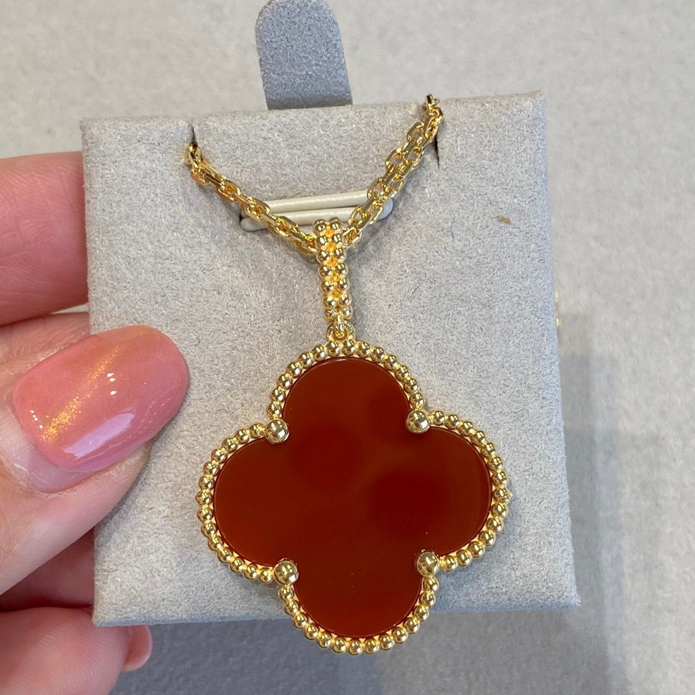 [Opulent Aurora]CLOVER 25MM NECKLACE GOLD CARNELIAN