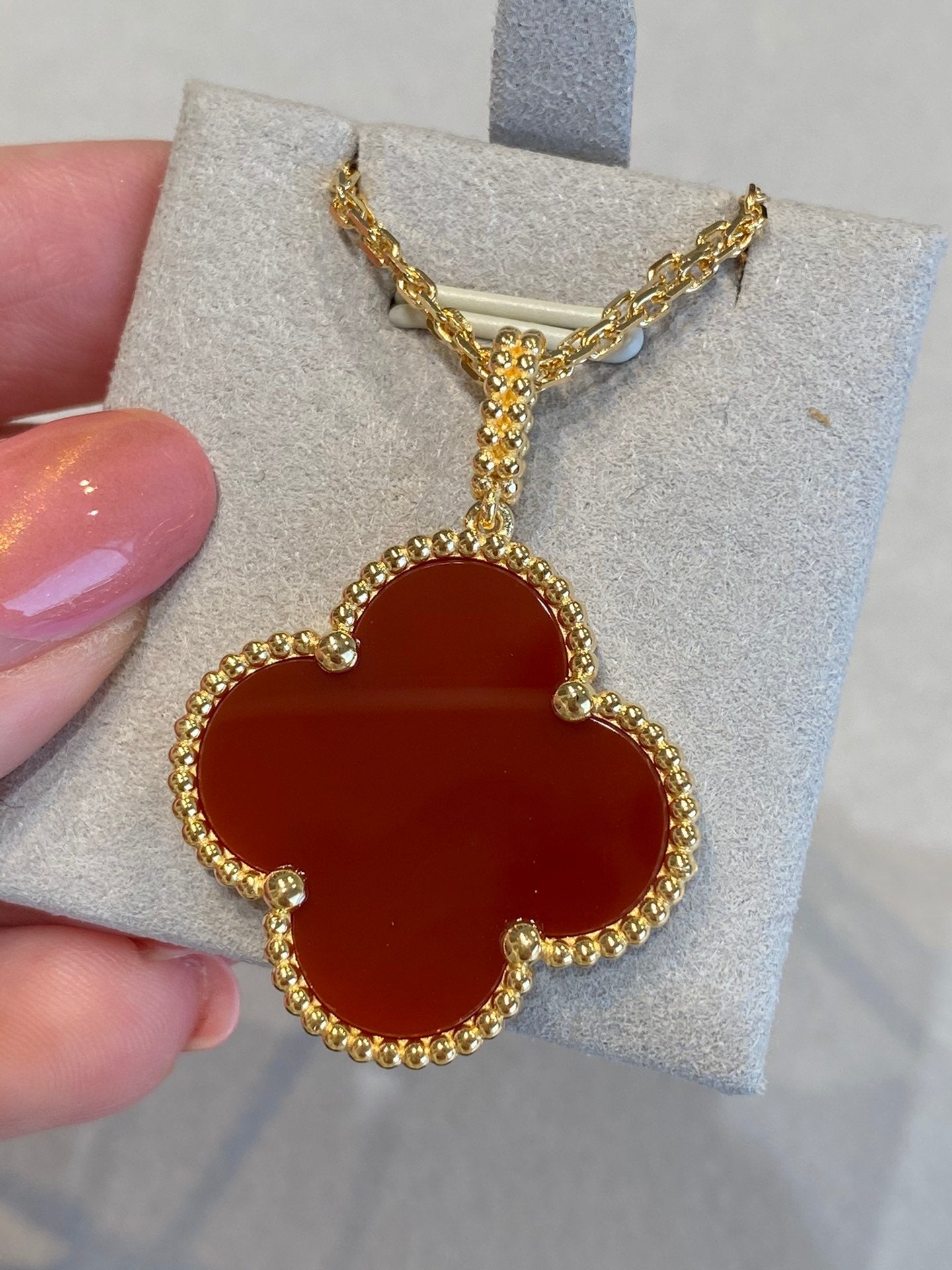 [Opulent Aurora]CLOVER 25MM NECKLACE GOLD CARNELIAN