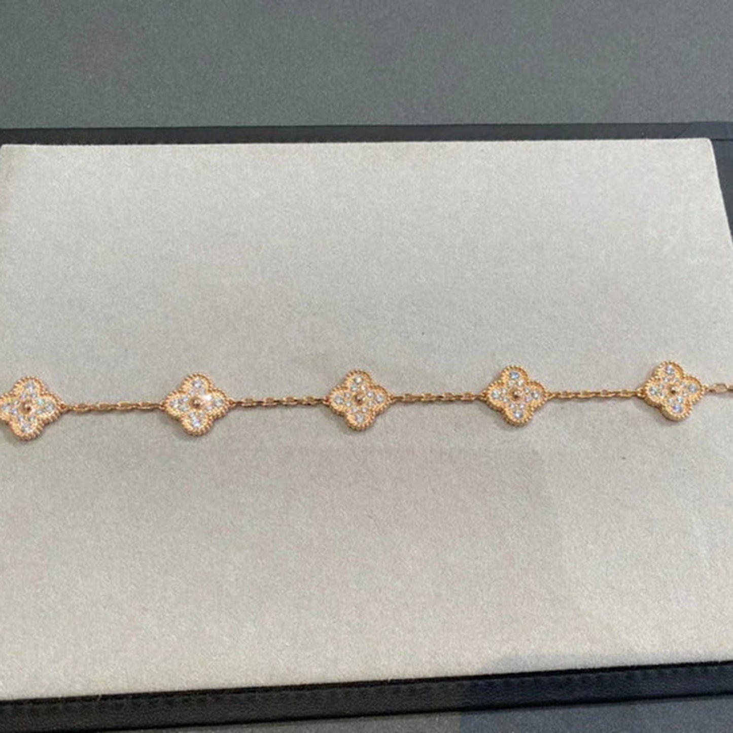 [Opulent Aurora]CLOVER 5 MOTIFS  FULL DIAMOND BRACELET