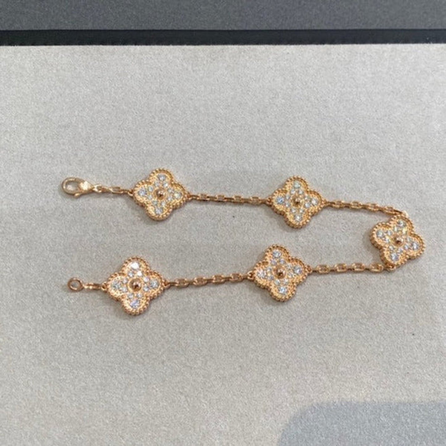 [Opulent Aurora]CLOVER 5 MOTIFS  FULL DIAMOND BRACELET