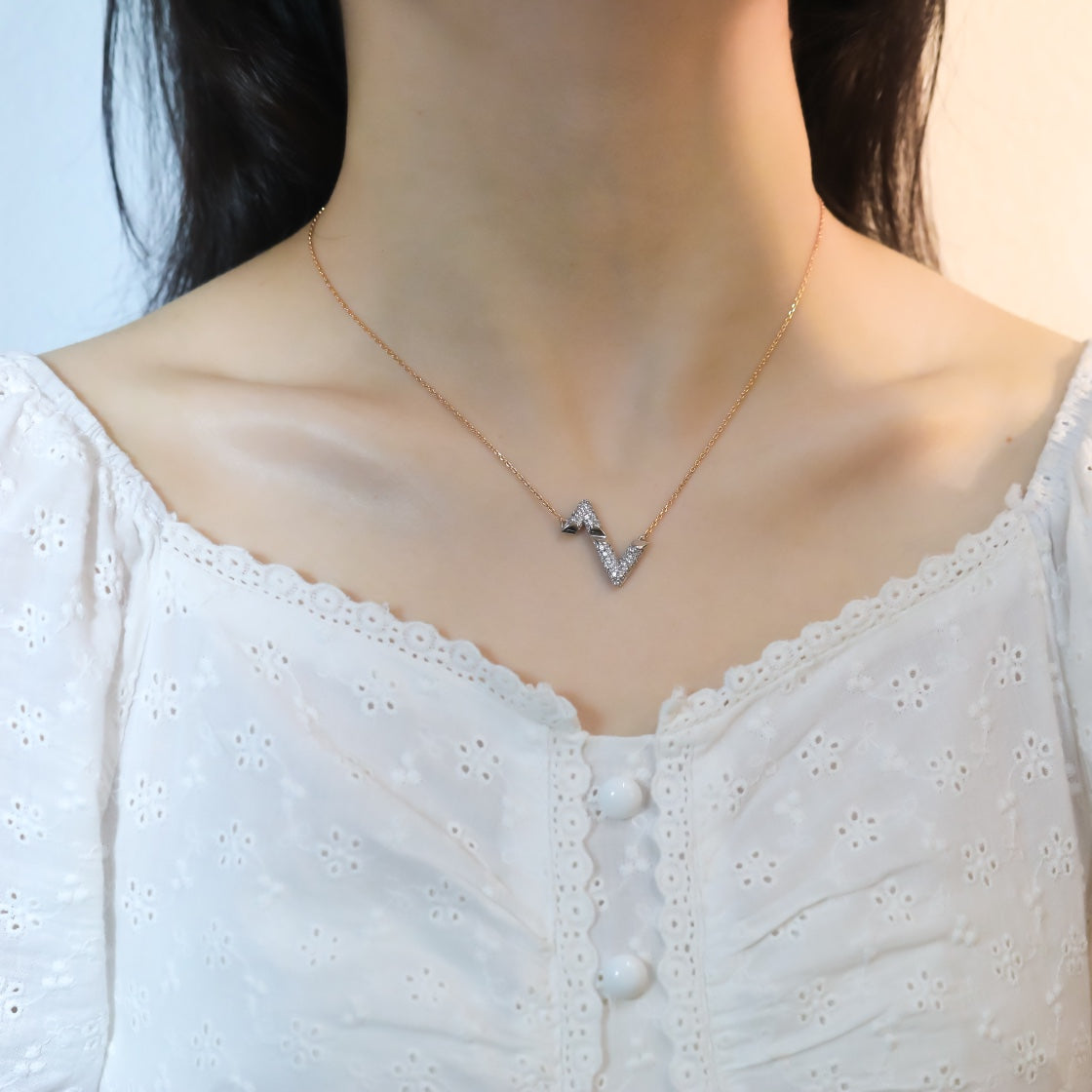 [Opulent Aurora]VOLT SILVER DIAMOND PEDANT NECKLACE