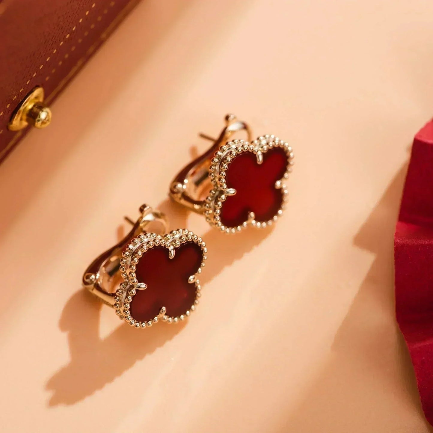 [Opulent Aurora]CLOVER MEDIUM 1 MOTIFS CARNELIAN  EARRINGS