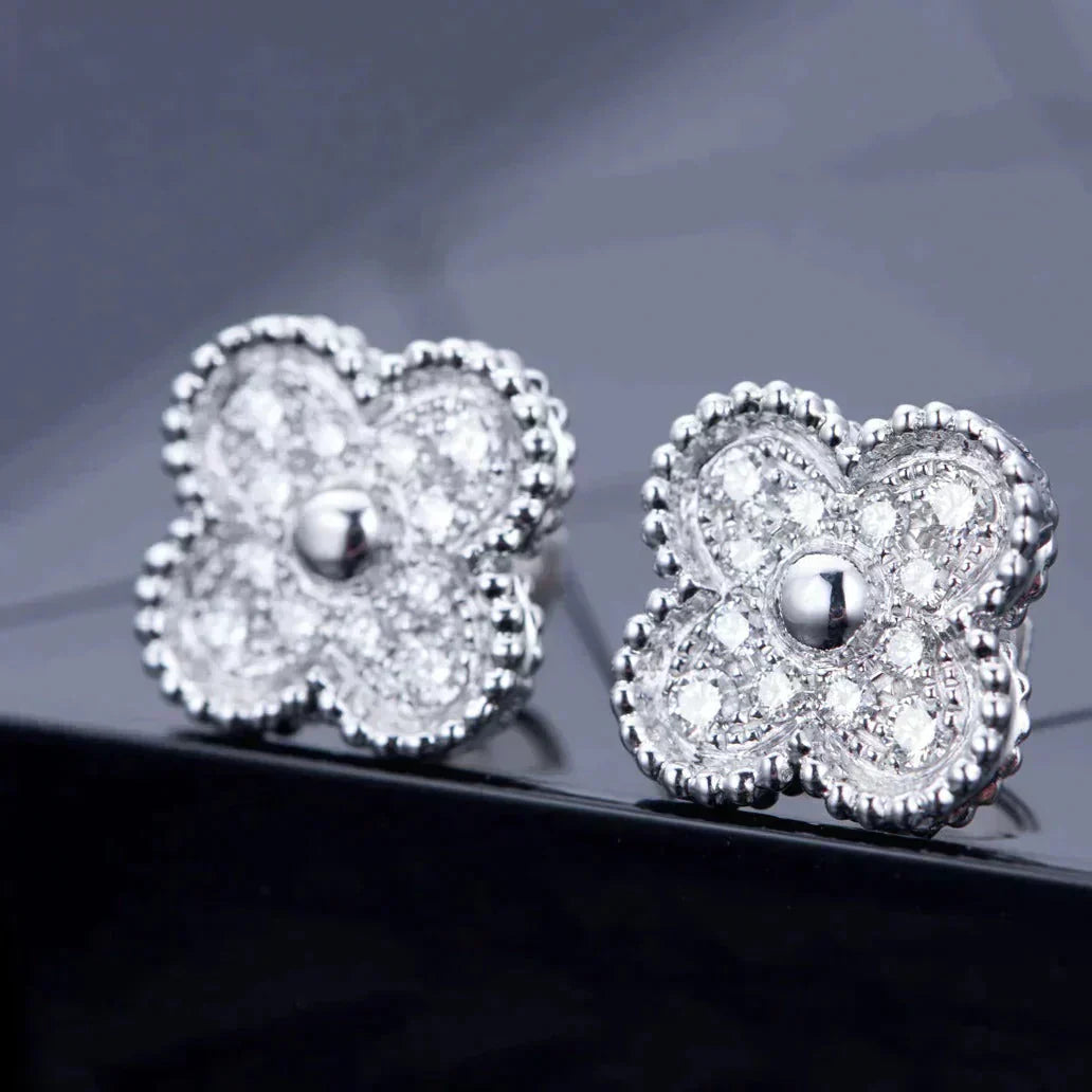 [Opulent Aurora]CLOVER 1 MOTIFS DIAMOND STUD EARRINGS SILVER