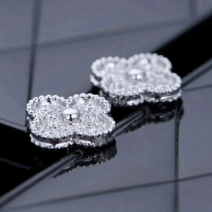 [Opulent Aurora]CLOVER 1 MOTIFS DIAMOND STUD EARRINGS SILVER