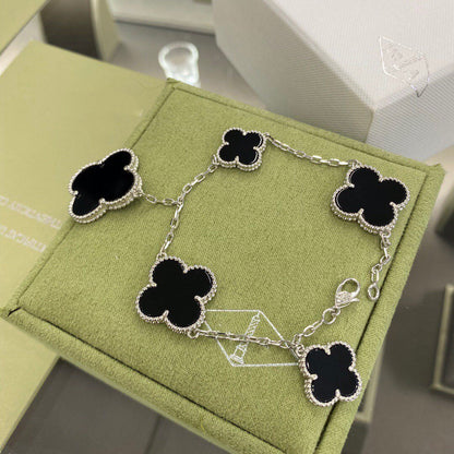 [Opulent Aurora]CLOVER 5 MOTIFS SIVLER ONYX BRACELET