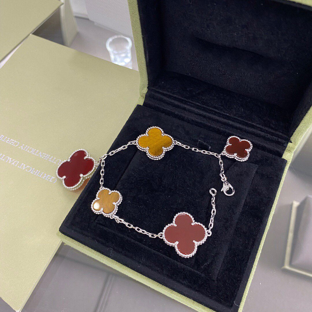 [Opulent Aurora]CLOVER 5 MOTIFS SIVLER CARNELIAN TIGER EYE BRACELET