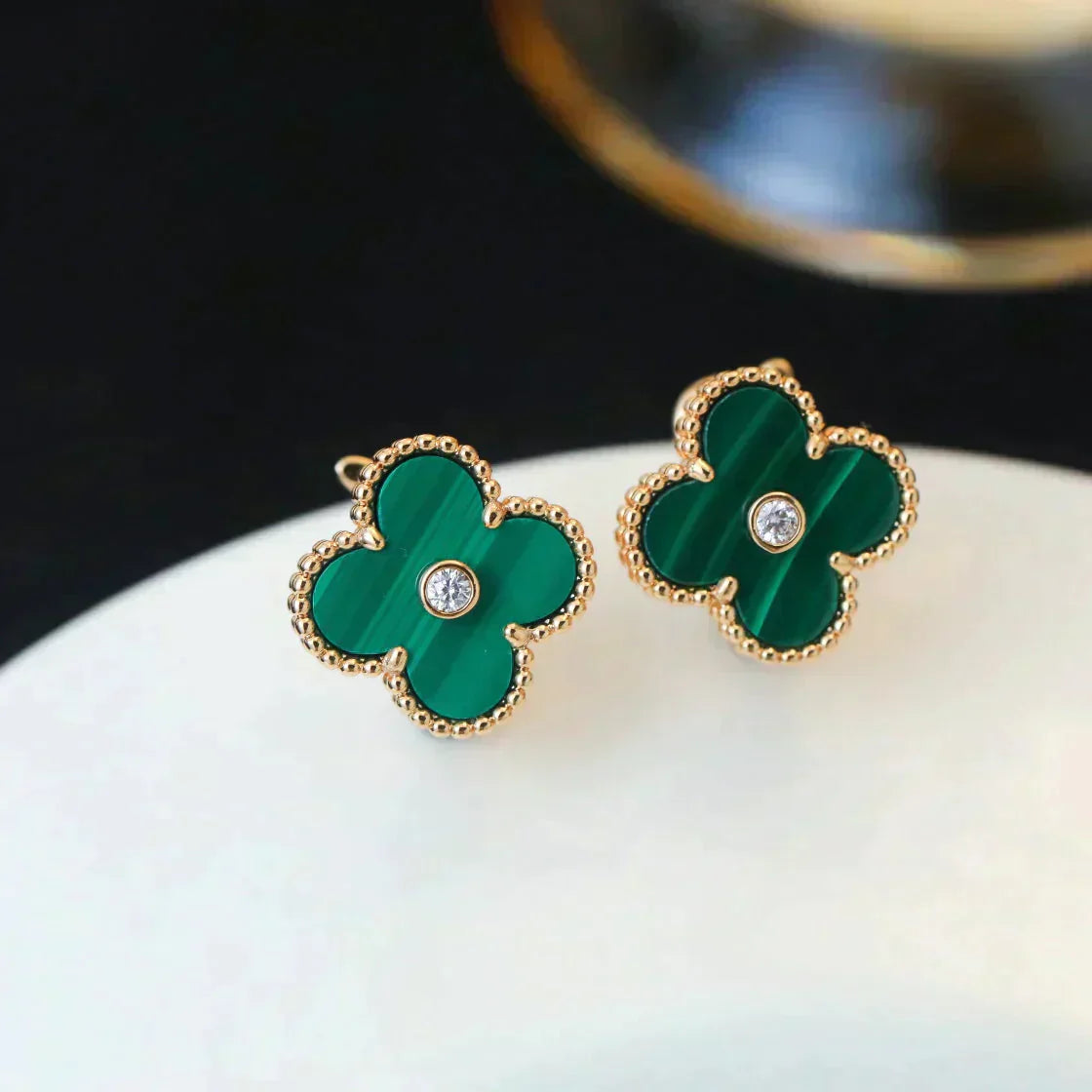 [Opulent Aurora]CLOVER MEDIUM 1 MOTIFS MALACHITE DIAMOND EARRINGS