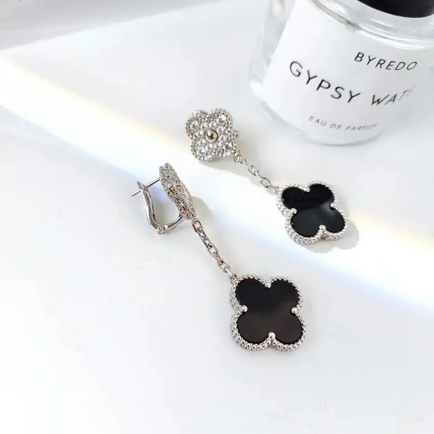 [Opulent Aurora]CLOVER 2 MOTIFS  DIAMOND ONYX EARRINGS SILVER