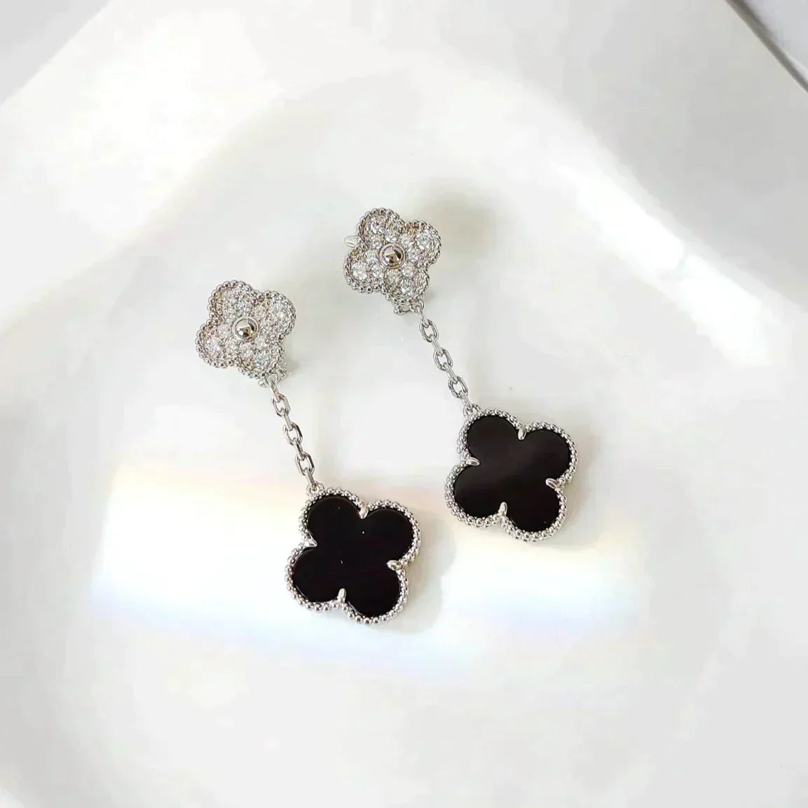 [Opulent Aurora]CLOVER 2 MOTIFS  DIAMOND ONYX EARRINGS SILVER