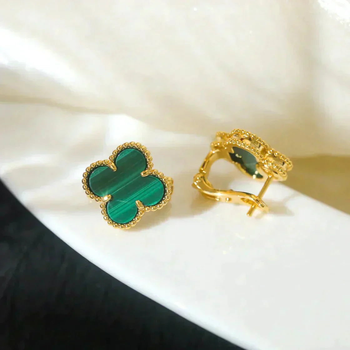 [Opulent Aurora]CLOVER MEDIUM 1 MOTIFS MALACHITE  EARRINGS