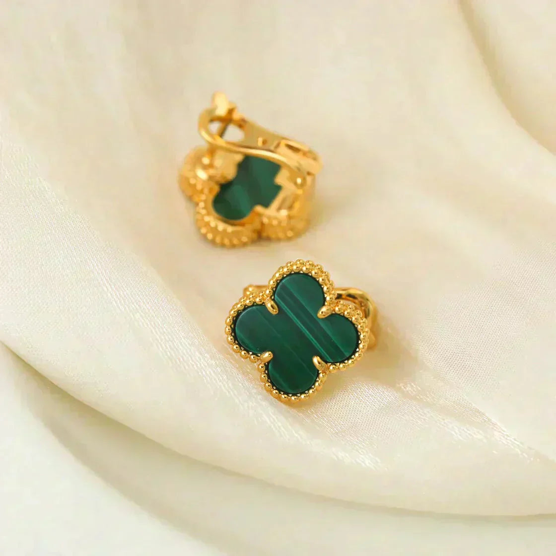 [Opulent Aurora]CLOVER MEDIUM 1 MOTIFS MALACHITE  EARRINGS