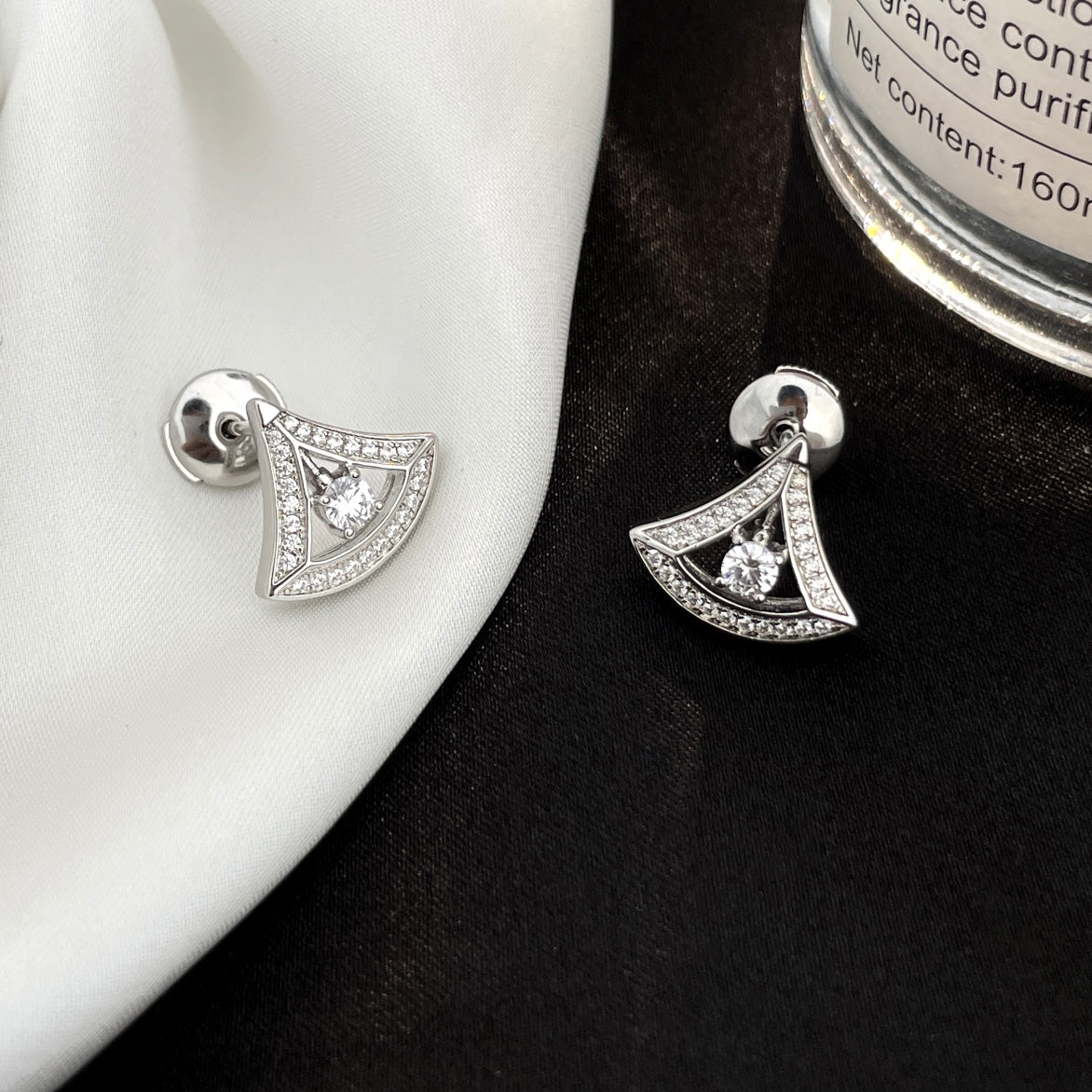 [Opulent Aurora]DREAM MINI DIAMOND STUD EARRINGS