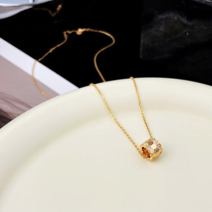 [Opulent Aurora]BEE MINI PEDANT DIAMOND NECKLACE