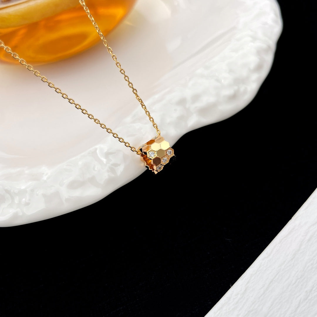 [Opulent Aurora]BEE MINI PEDANT DIAMOND NECKLACE