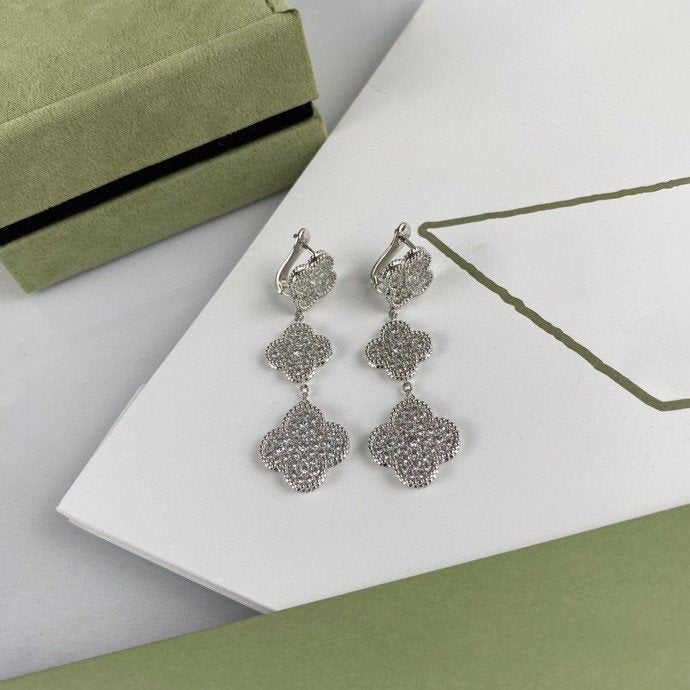 [Opulent Aurora]CLOVER 3 MOTIF DIAMOND SILVER DROP EARRINGS