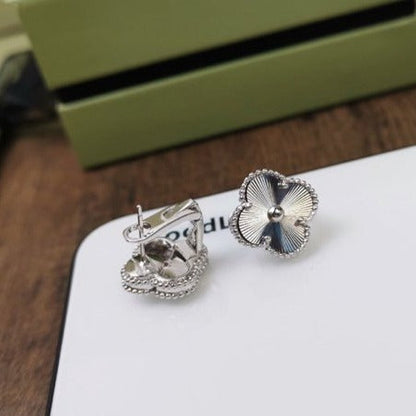 [Opulent Aurora]CLOVER MEDIUM STUD EARRINGS