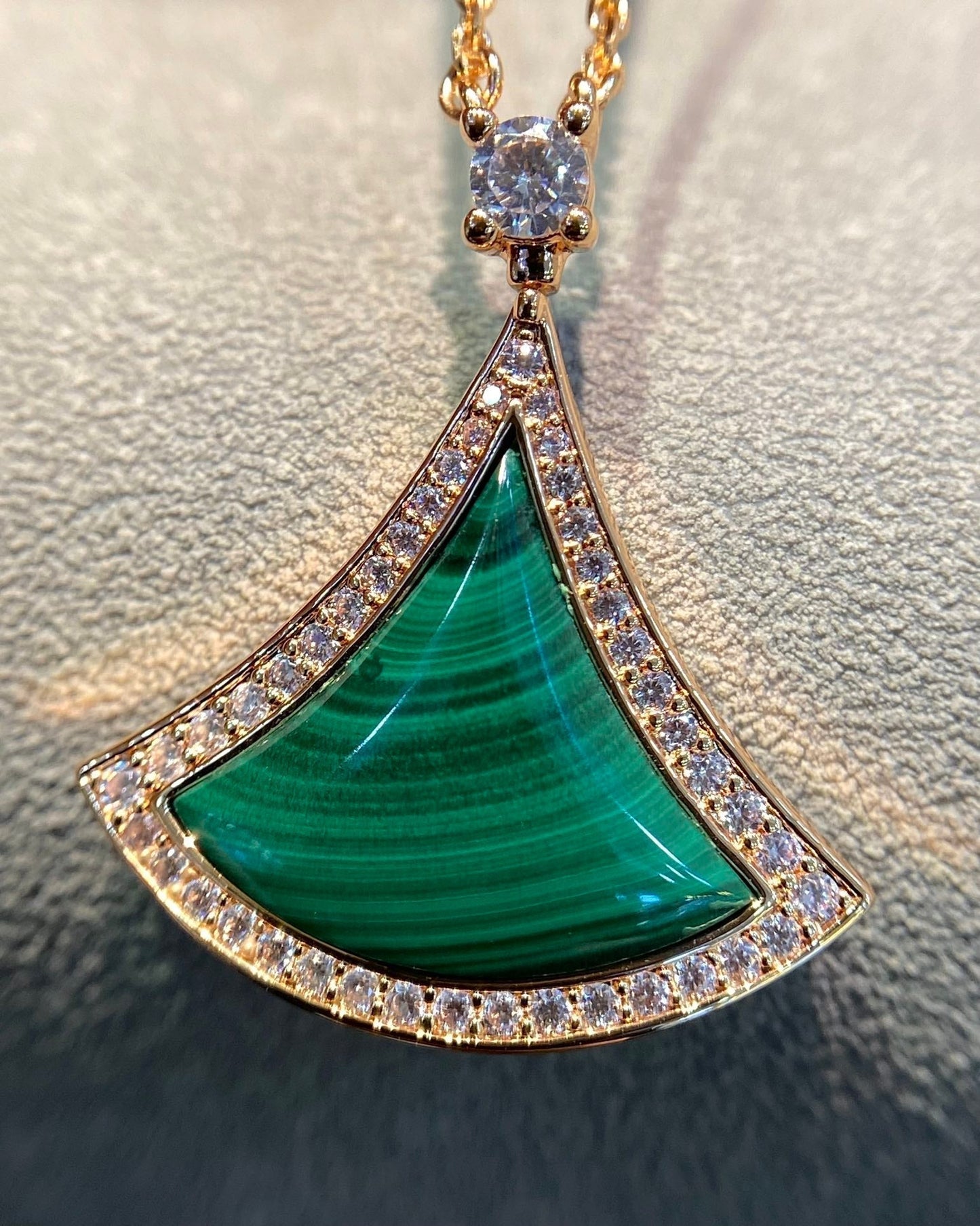 [Opulent Aurora]DREAM MALACHITE DIAMOND PAVED PINK GOLD NECKLACE