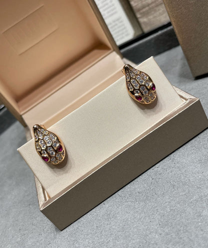 [Opulent Aurora]SERPENT DIAMOND STUD EARRINGS