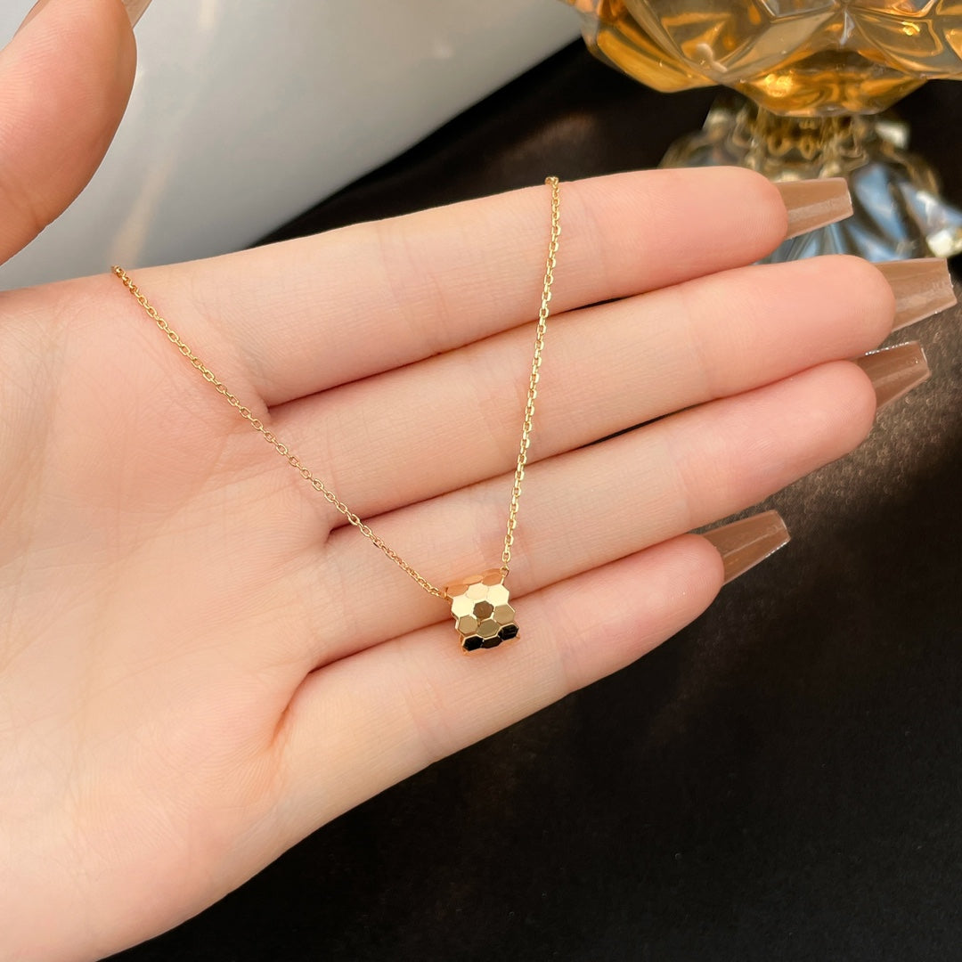 [Opulent Aurora]BEE MINI NECKLACE