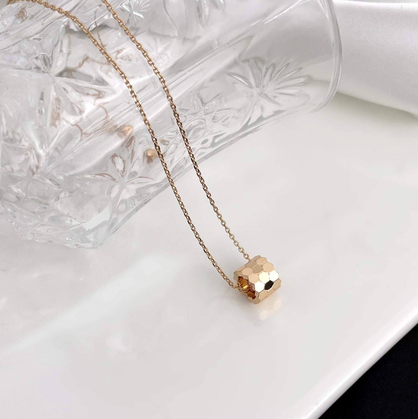 [Opulent Aurora]BEE MINI NECKLACE