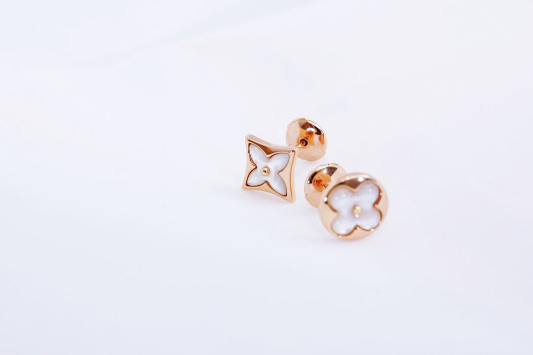 [Opulent Aurora]STAR AND SUN PINK GOLD MOP STUD EARRINGS