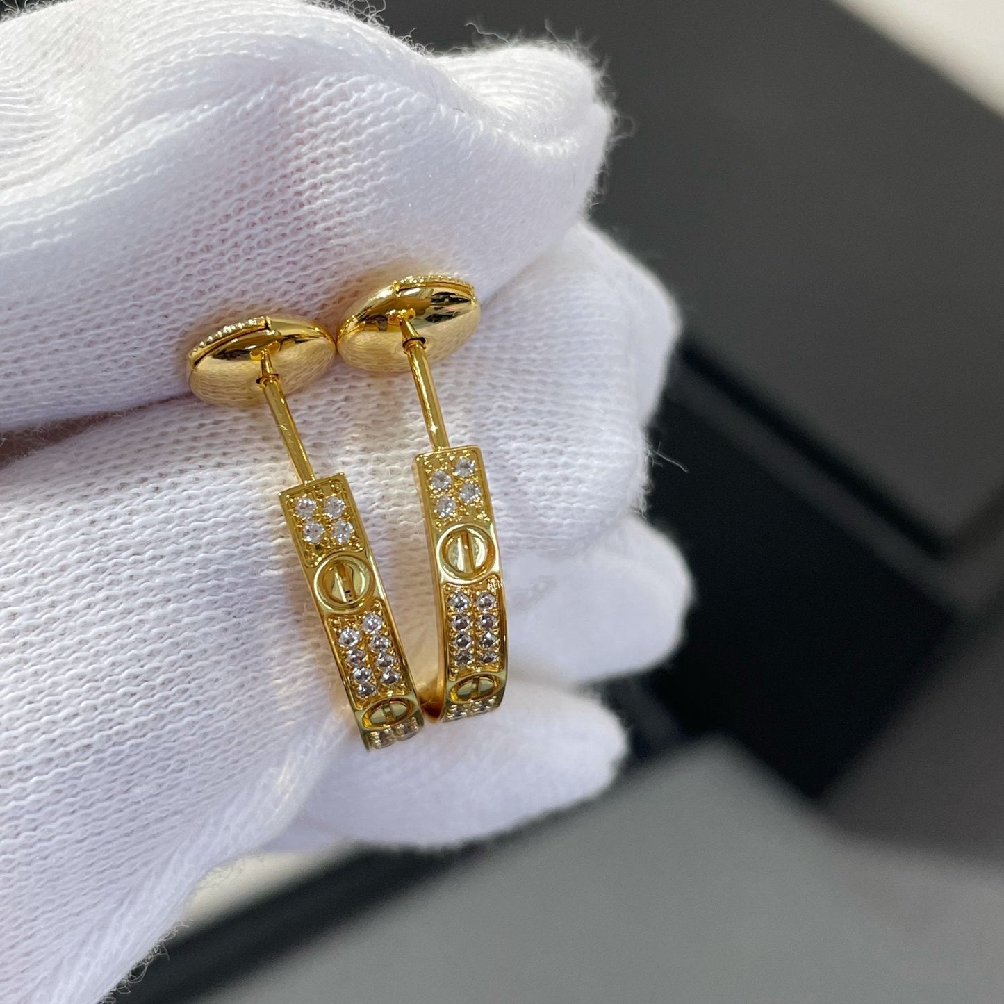 [Opulent Aurora]LOVE DIAMOND GOLD HOOP EARRINGS