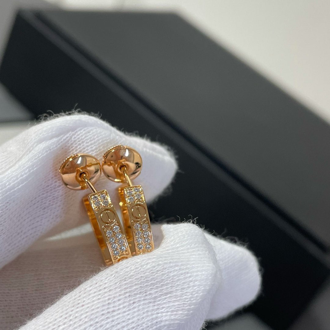 [Opulent Aurora]LOVE DIAMOND PINK GOLD HOOP EARRINGS