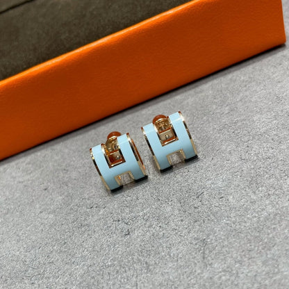 [Opulent Aurora]POP H SKY BLUE STUD EARRINGS